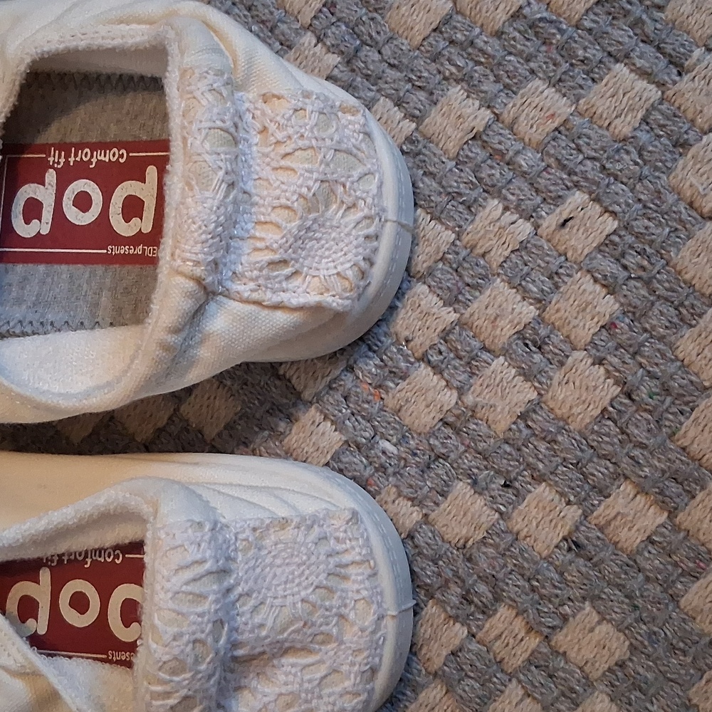 Pop Classic White Lace-Up Sneakers - Picture 3 of 4